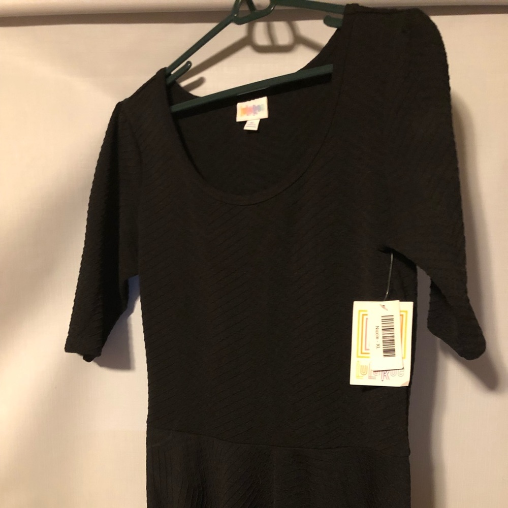 NWT Lularoe Nicole dress. Black textured. XL.